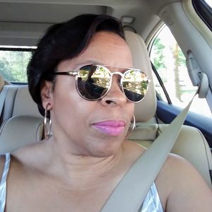 Meet your Posher, Charvette